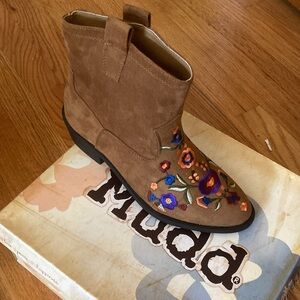 NEW embroidered suede-like MUDD cowboy boots
